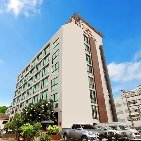 B2 Bangkok Srinakharin Boutique & Budget Hotel