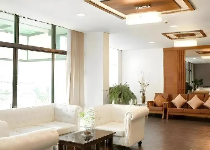 B2 Srinakharin Boutique & Budget 3*