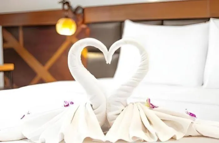 B2 Srinakharin Boutique & Budget Hotel 3*