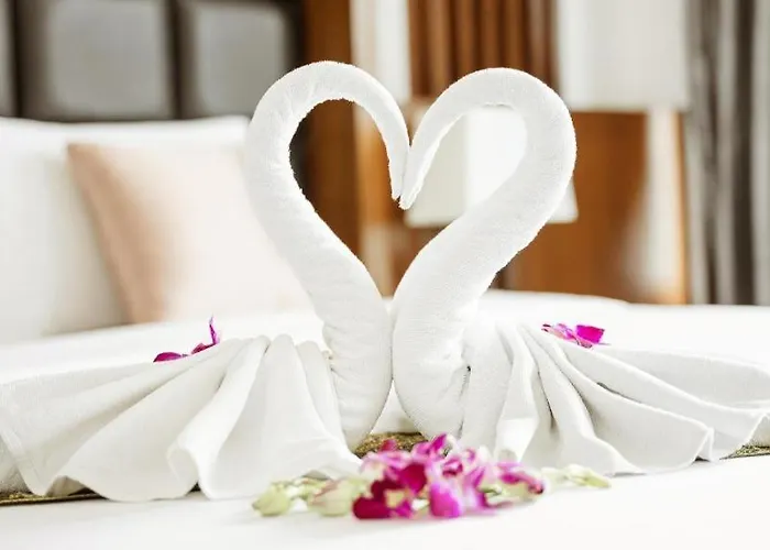 B2 Srinakharin Boutique & Budget Hotel