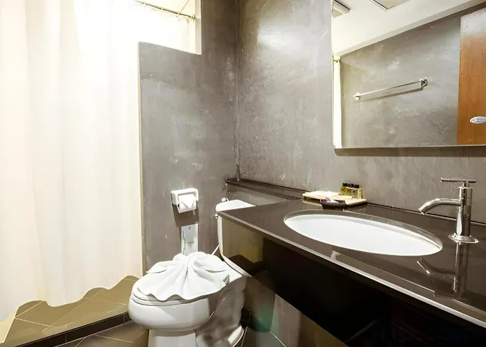 B2 Srinakharin Boutique & Budget 3*