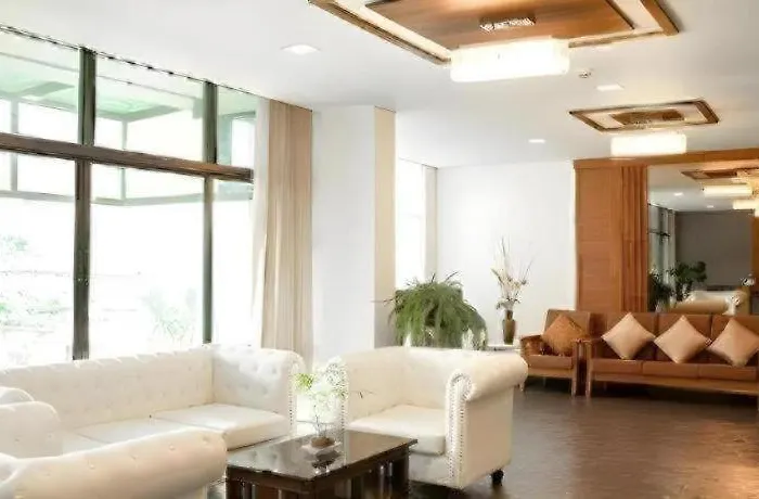 B2 Srinakharin Boutique & Budget 3*