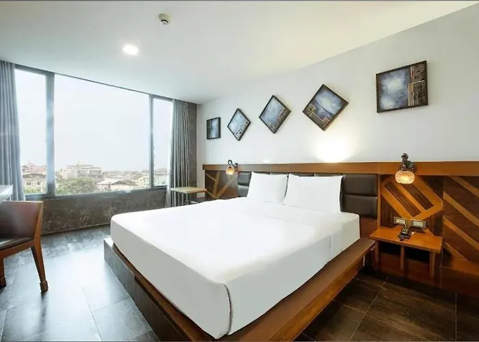 B2 Srinakharin Boutique & Budget Hotel