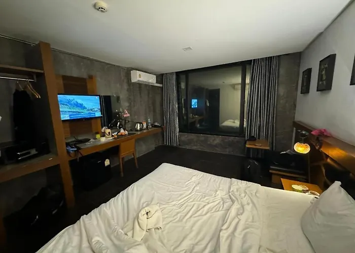 B2 Srinakharin Boutique & Budget 3* Bangkok